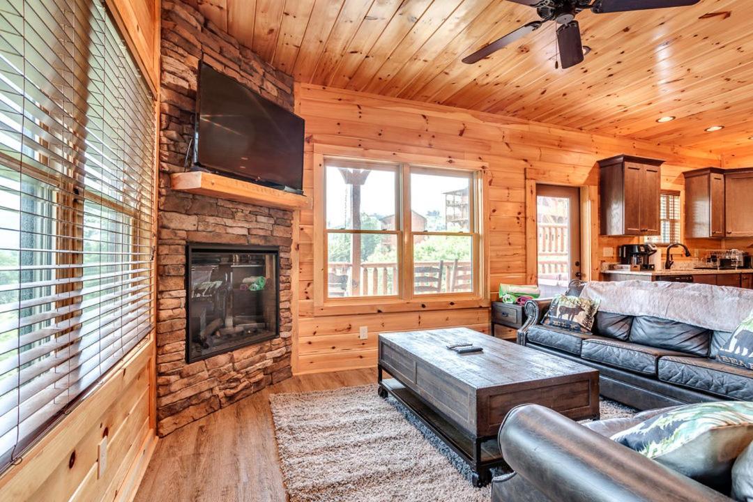Gatlinburg Cabin With Private Hot Tub By Staycating Exterior photo