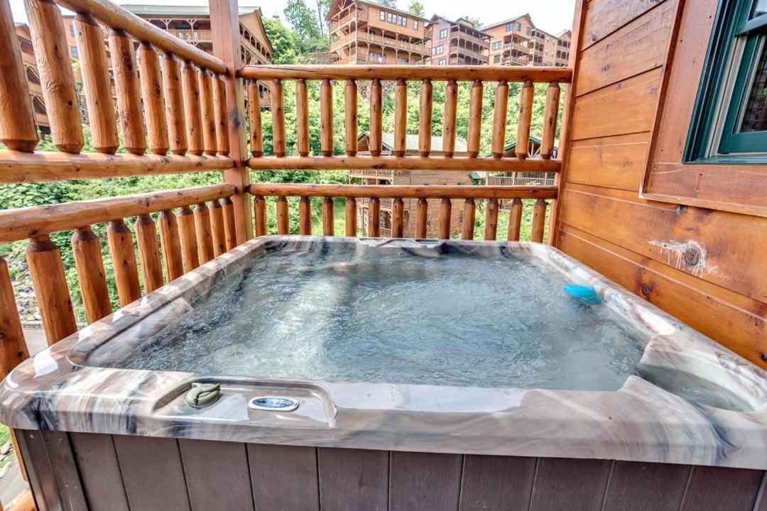 Gatlinburg Cabin With Private Hot Tub By Staycating Exterior photo