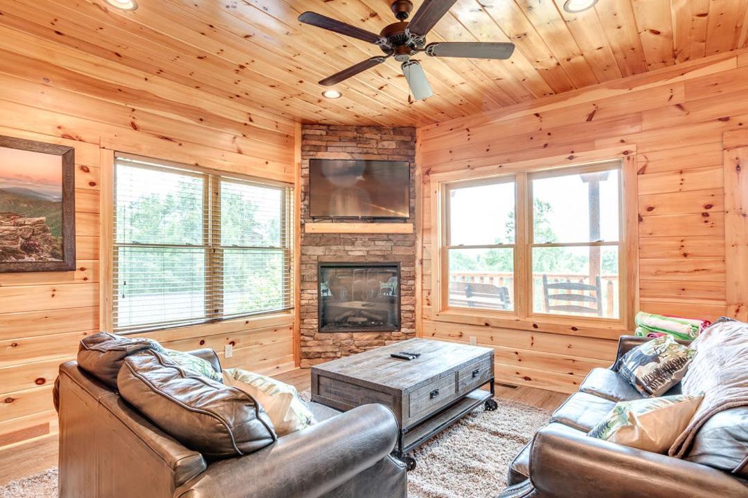 Gatlinburg Cabin With Private Hot Tub By Staycating Exterior photo