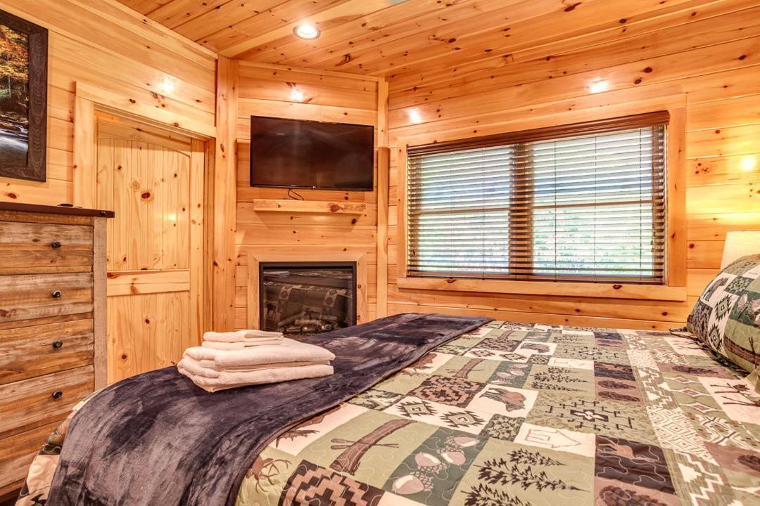 Gatlinburg Cabin With Private Hot Tub By Staycating Exterior photo