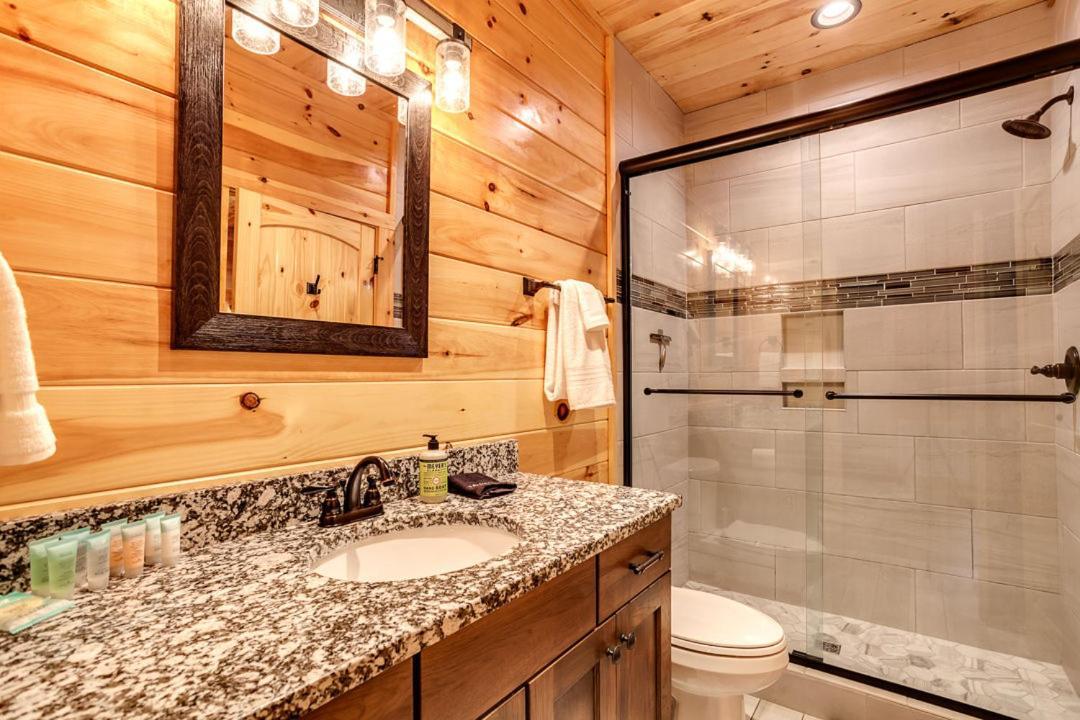 Gatlinburg Cabin With Private Hot Tub By Staycating Exterior photo