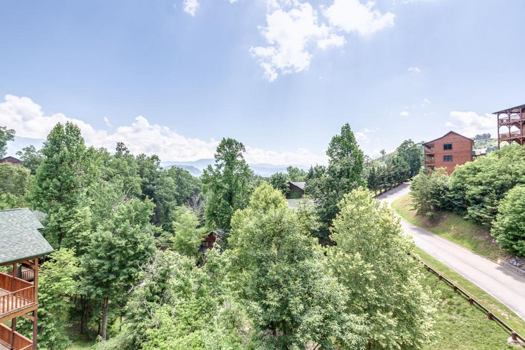 Gatlinburg Cabin With Private Hot Tub By Staycating Exterior photo