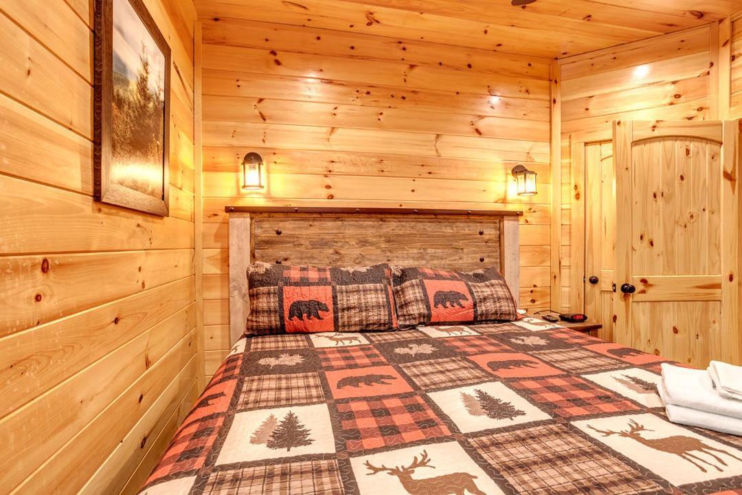 Gatlinburg Cabin With Private Hot Tub By Staycating Exterior photo